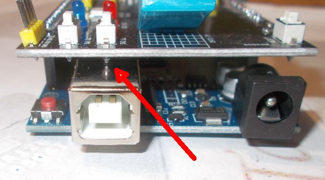 RTTTL - Arduino zenelejátszó III. - Cseh Robert / TavIR Figyelj oda, hogy az USB csatlakozás és a Multifunctional shield ne érjen össze!