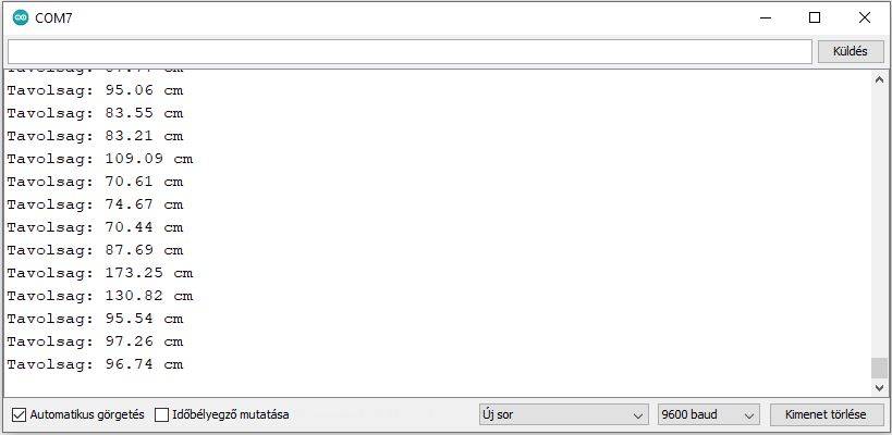 Az Arduino soros monitor ablaka, amely egy ultrahangos távolságérzékelő által mért távolságokat jelenít meg centiméterben.