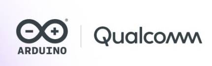 Az Arduino és a Qualcomm logói egymás mellett, egy technológiai partnerséget jelképezve – mesterséges intelligencia és IoT fejlesztésekhez.
